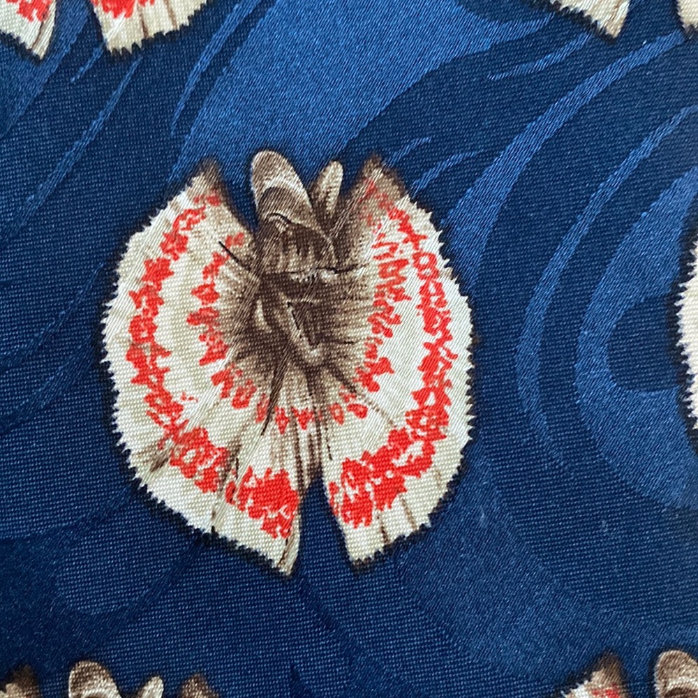 Jurassic Park "Spitter" Tie